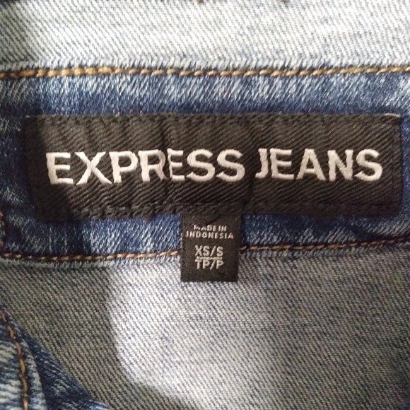 EXPRESS rose embroidered denim jacket - Picture 10 of 15